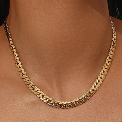 Lace Side Flat Cuban Chain Necklace