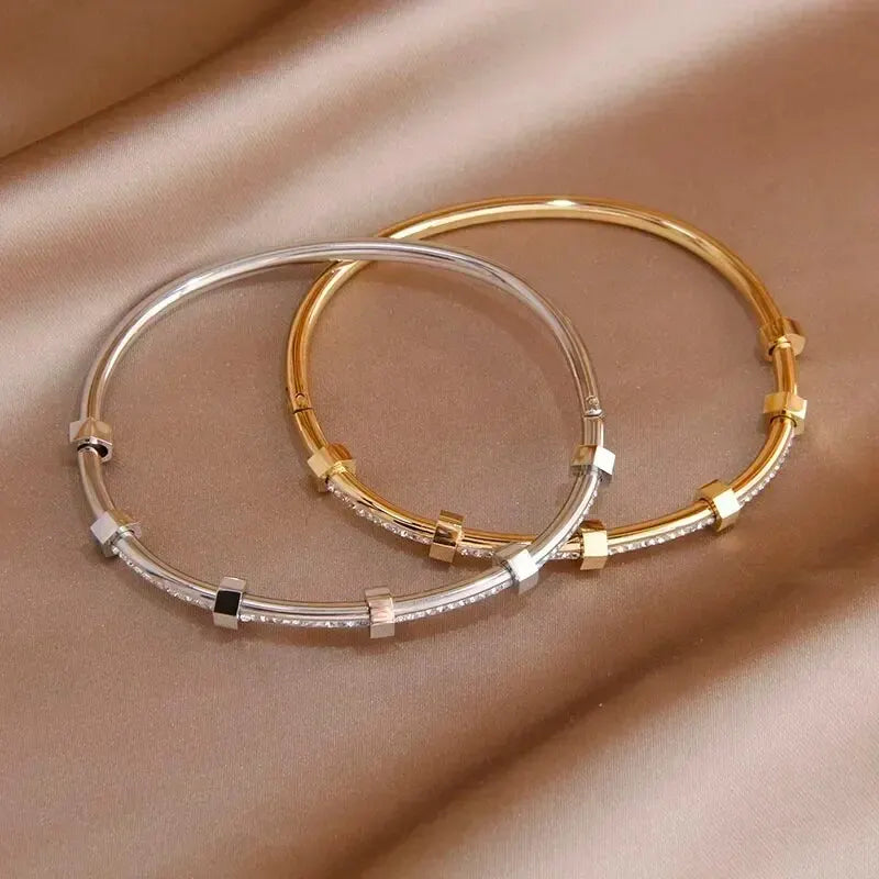 Round Cubic Bangles