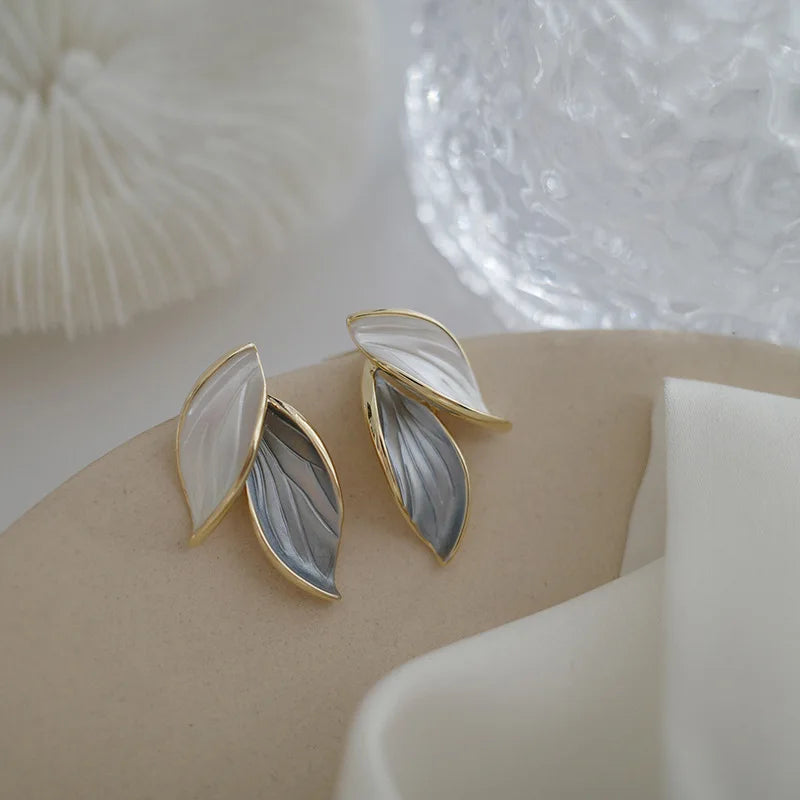 Dainty Leaf Stud Earrings